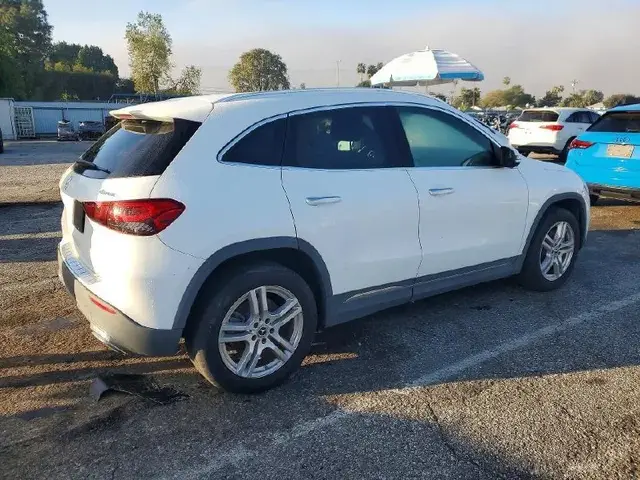 MERCEDES-BENZ GLA 250 4MATIC 2022