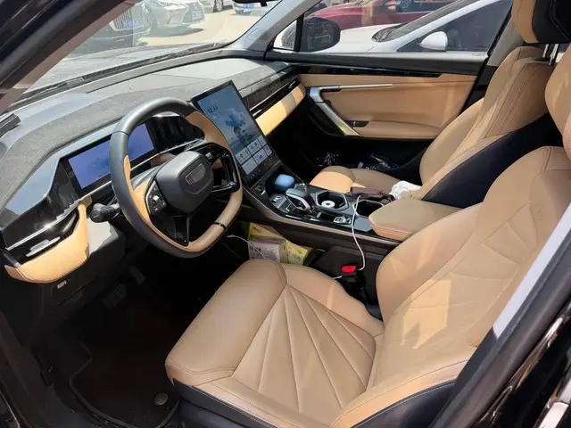 GEELY BOYUE L PREMIUM 2023