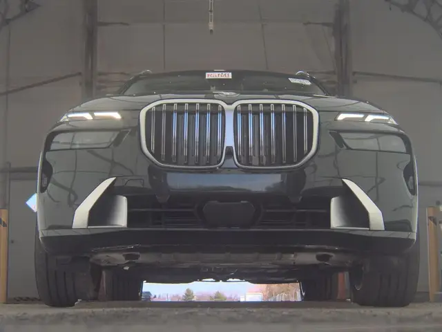 BMW X7 SPORTS ACTIVITY VEHICLE 2023