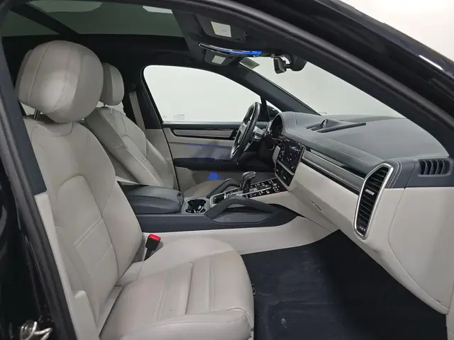 PORSCHE CAYENNE PLATINUM EDITION 2023