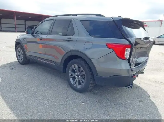 FORD EXPLORER XLT 2022