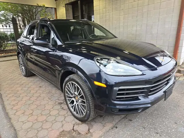 PORSCHE CAYENNE PLATINUM EDITION 2022