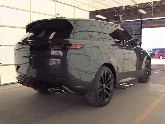 LAND ROVER RANGE ROVER SPORT SE 2023