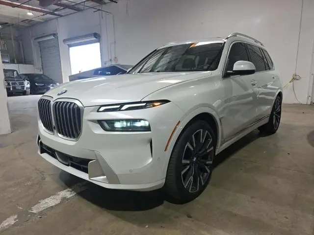 BMW X7 SPORTS ACTIVITY VEHICLE 2024