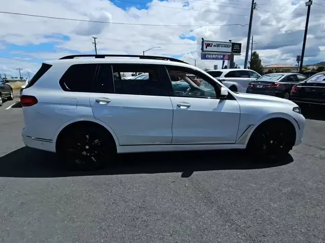 BMW X7 SPORTS ACTIVITY VEHICLE 2022