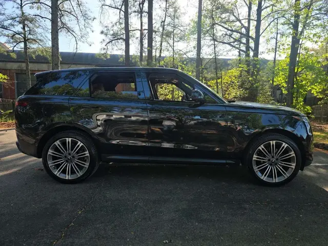 LAND ROVER RANGE ROVER SPORT SE 2023