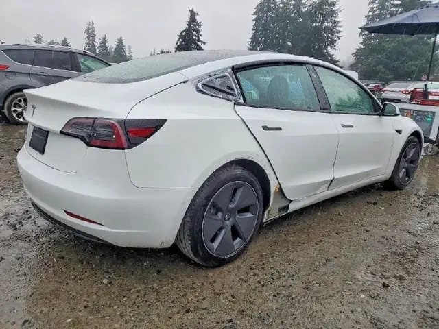 TESLA MODEL 3 2022