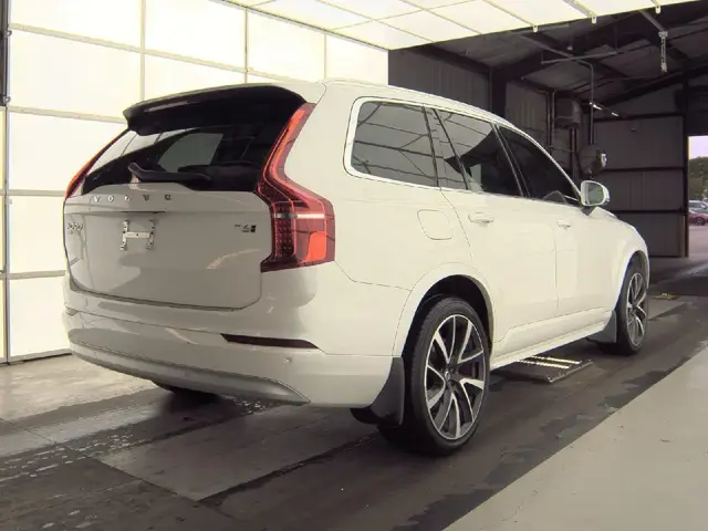 VOLVO XC90 T6 MOMENTUM 7 2022
