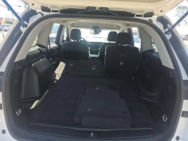 JEEP GRAND CHEROKEE LAREDO 2023