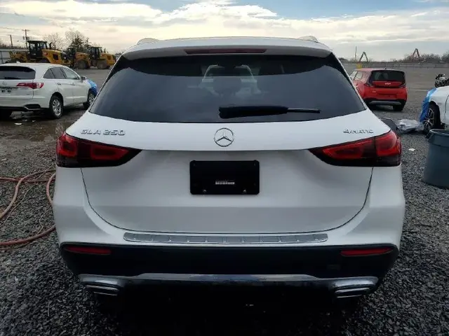 MERCEDES-BENZ GLA 250 4MATIC 2023