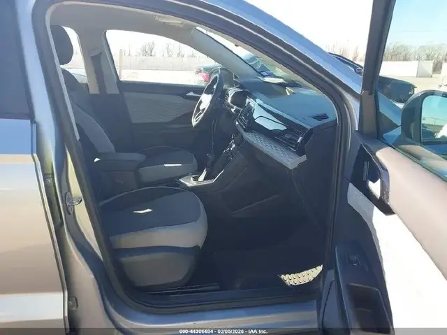 VOLKSWAGEN TAOS 2022