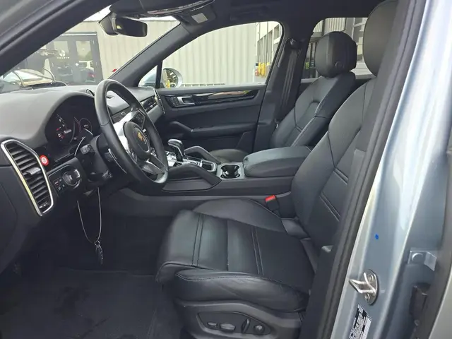 PORSCHE CAYENNE 2023