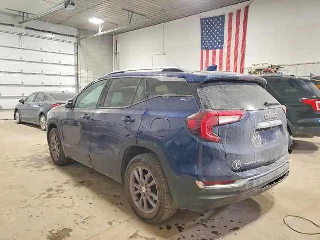GMC TERRAIN SLT 2023