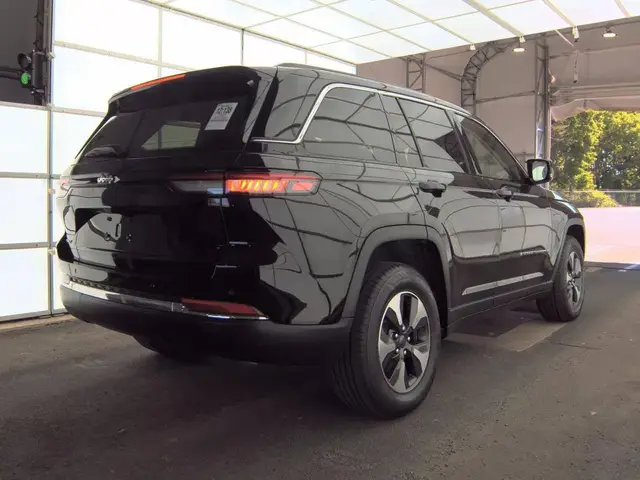 JEEP GRAND CHEROKEE 2023