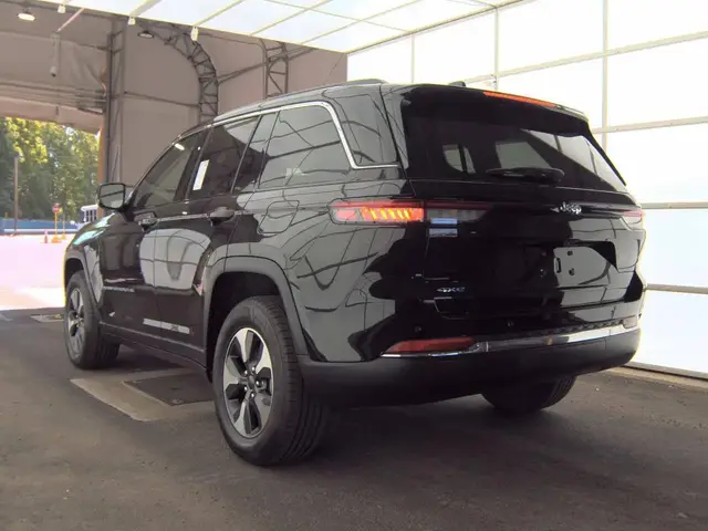 JEEP GRAND CHEROKEE 2023