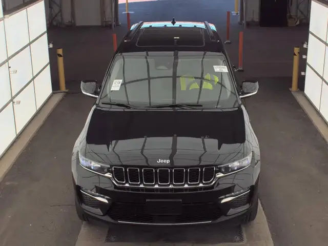 JEEP GRAND CHEROKEE 2023