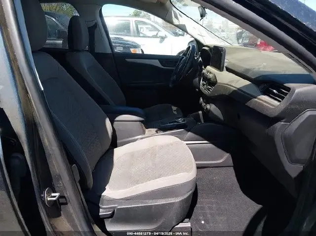 FORD ESCAPE SE 2022