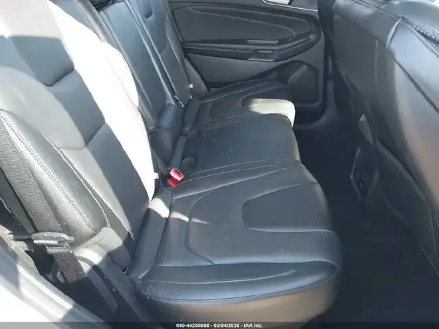 FORD EDGE TITANIUM 2022