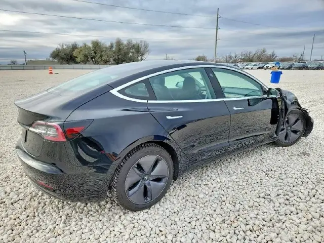 TESLA MODEL 3 2020