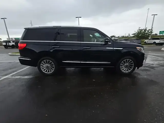 LINCOLN NAVIGATOR STANDARD 2021