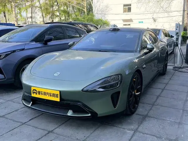 XIAOMI SU7 2024