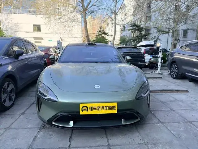 XIAOMI SU7 2024