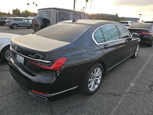 BMW 7 SERIES SEDAN 740I 2022