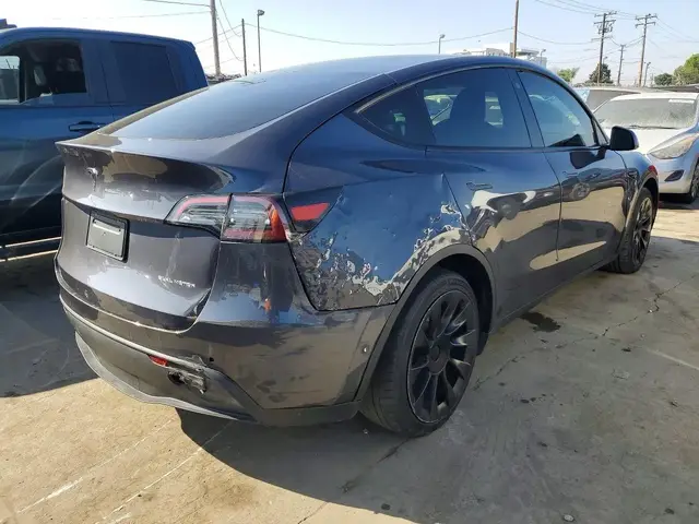 TESLA MODEL Y 2021