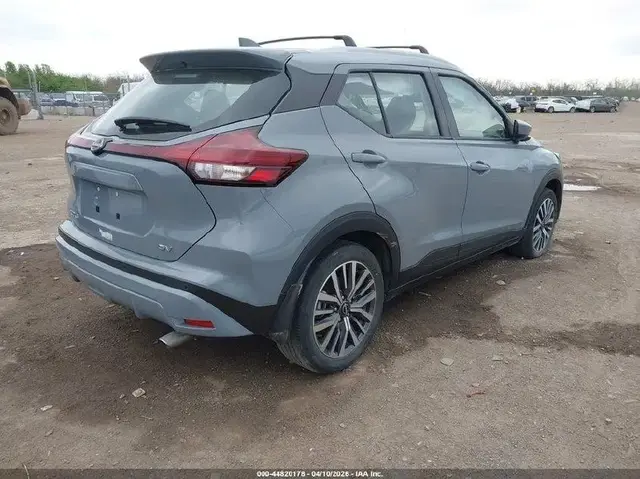 NISSAN KICKS SV XTRONIC CVT 2022