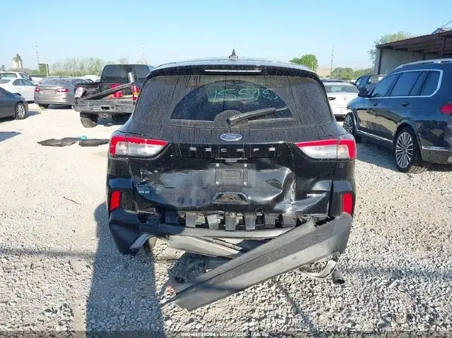FORD ESCAPE SE 2022