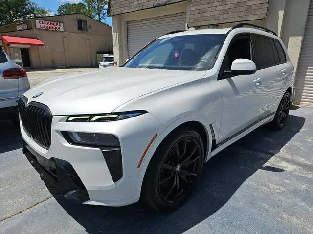 BMW X7 SPORTS ACTIVITY VEHICLE 2022