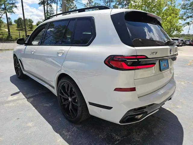 BMW X7 SPORTS ACTIVITY VEHICLE 2022
