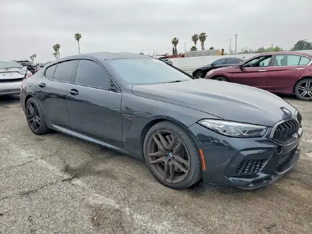 BMW M8 2022