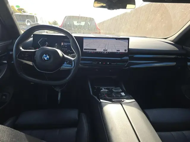 BMW 5 SERIES SEDAN 530I 2024