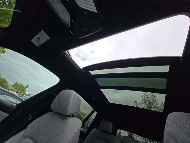 BMW X7 SPORTS ACTIVITY VEHICLE 2023