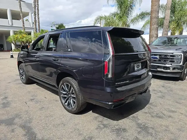 CADILLAC ESCALADE МОЩНЫЙ 2022