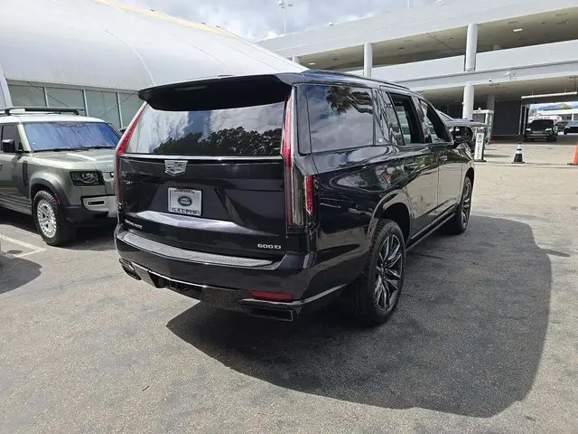 CADILLAC ESCALADE МОЩНЫЙ 2022