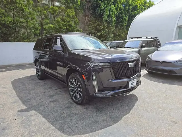 CADILLAC ESCALADE МОЩНЫЙ 2022