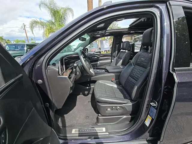 CADILLAC ESCALADE МОЩНЫЙ 2022