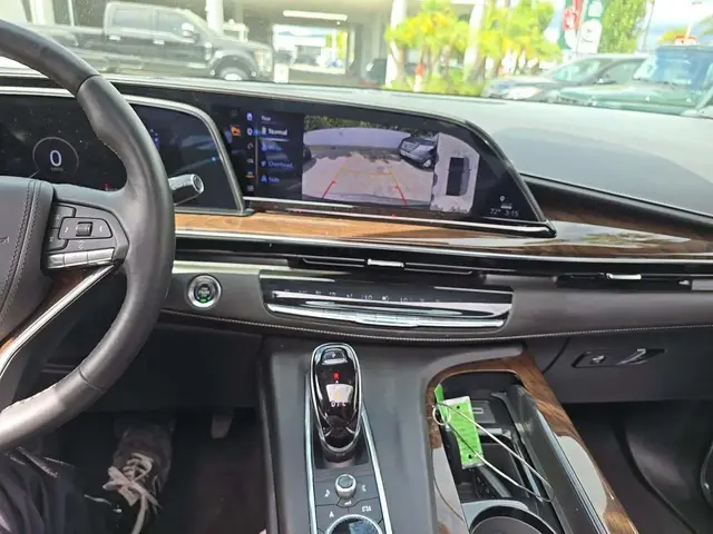 CADILLAC ESCALADE МОЩНЫЙ 2022