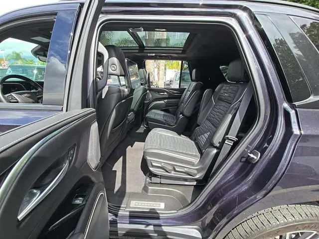 CADILLAC ESCALADE МОЩНЫЙ 2022
