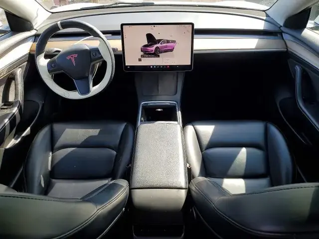 TESLA MODEL 3 2023