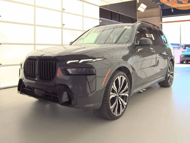 BMW X7 SPORTS ACTIVITY VEHICLE 2023