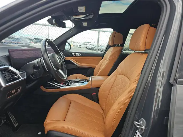 BMW X7 SPORTS ACTIVITY VEHICLE 2023