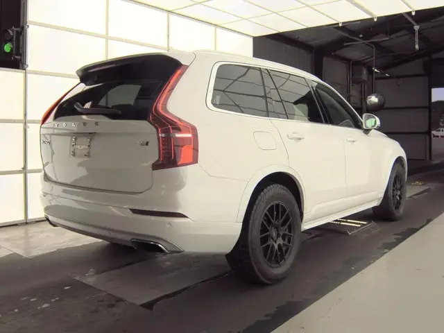 VOLVO XC90 T6 MOMENTUM 6-PASSENGER 2020
