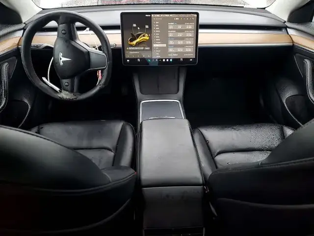 TESLA MODEL 3 2022