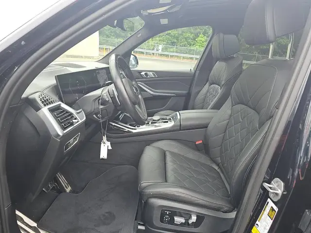 BMW X7 SPORTS ACTIVITY VEHICLE 2023