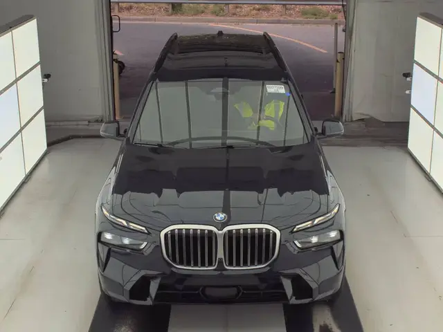 BMW X7 SPORTS ACTIVITY VEHICLE 2023