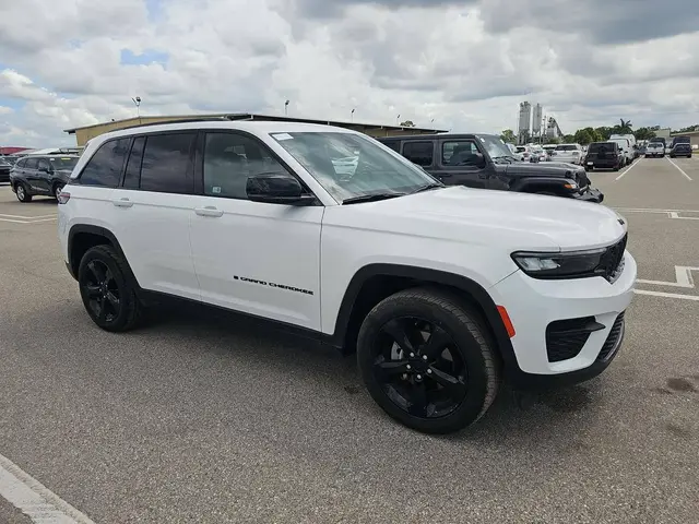 JEEP GRAND CHEROKEE ALTITUDE 2023