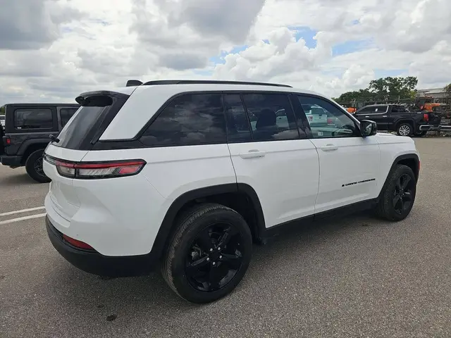 JEEP GRAND CHEROKEE ALTITUDE 2023